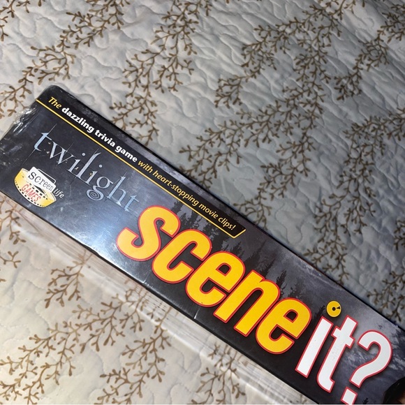 Brand new sealed in box Twilight scene it? The DVD Board Game - Picture 5 of 9